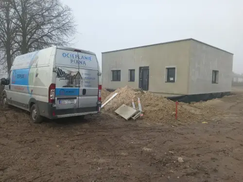 ocieplanie-pianka-izolacje-piana-poli-pur-docieplanie-pianka-pur-piana-poliuretanowa-42